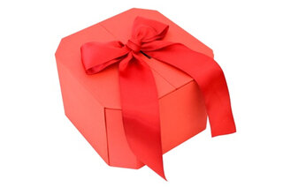 Коробка подарункова червона 15*15*10  43002
